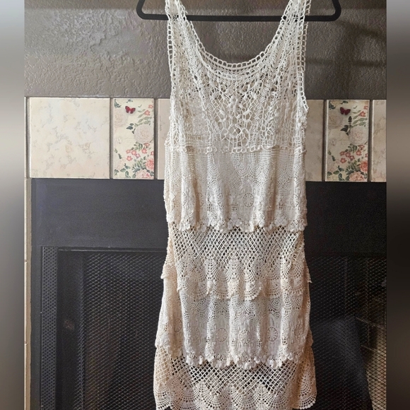 Cream crocheted mono dress - Picture 2 of 2